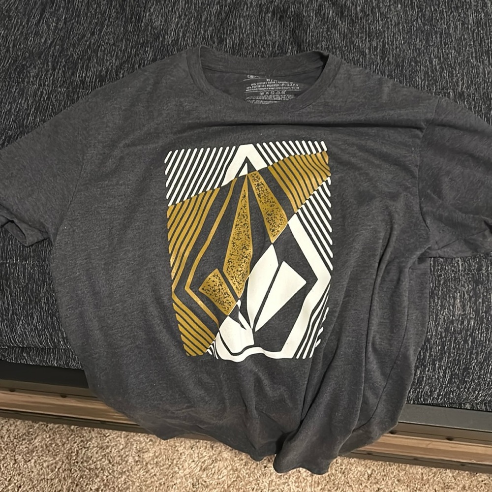 men’s shirt